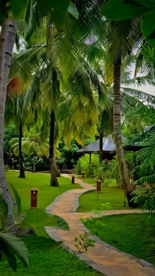 Silver Crown Nature Resort Kombichankulama Exterior foto